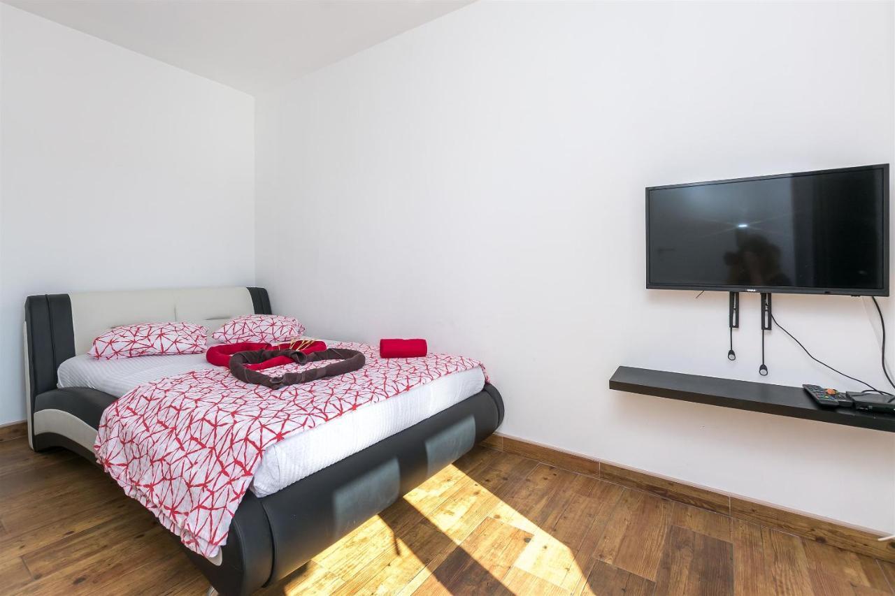 Apartments Lorenzo Lokva Rogoznica Extérieur photo