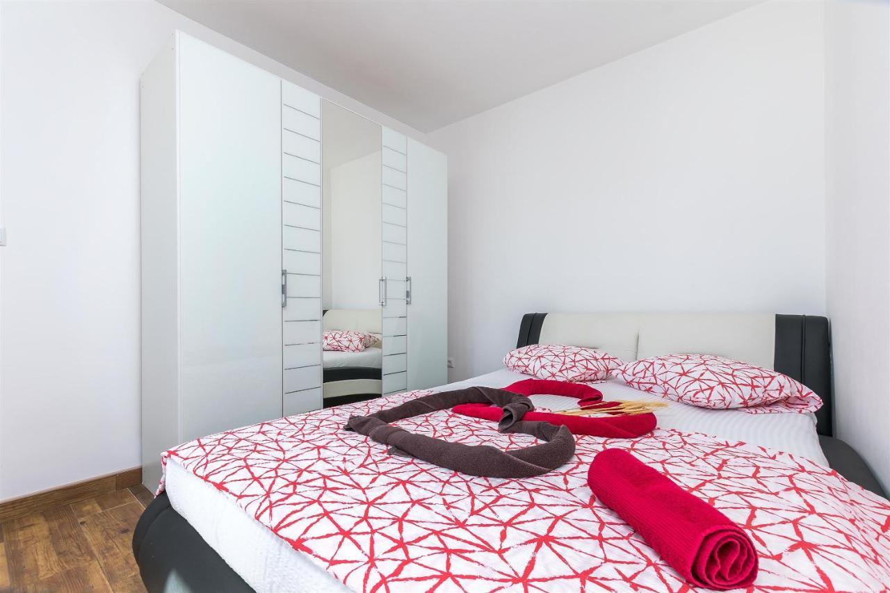 Apartments Lorenzo Lokva Rogoznica Extérieur photo
