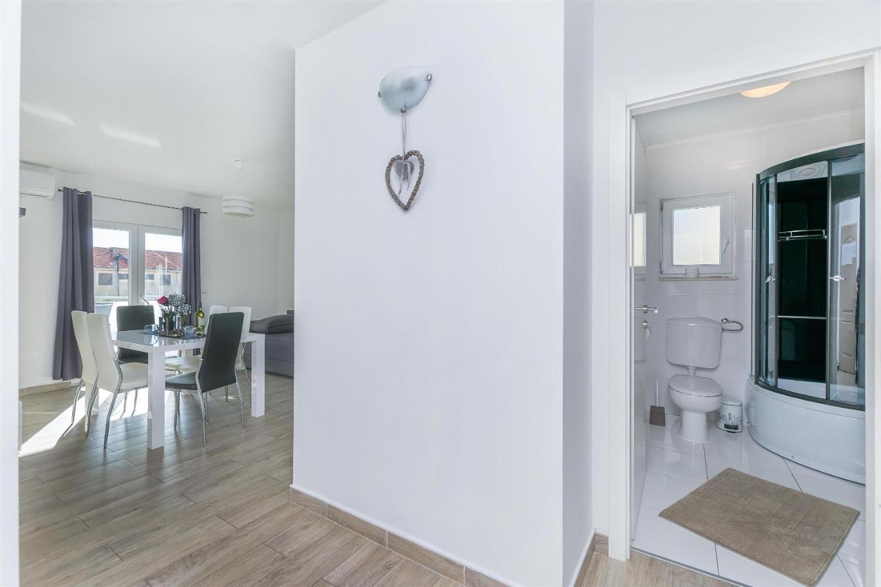 Apartments Lorenzo Lokva Rogoznica Extérieur photo