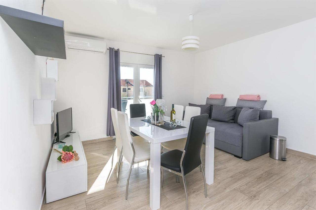 Apartments Lorenzo Lokva Rogoznica Extérieur photo