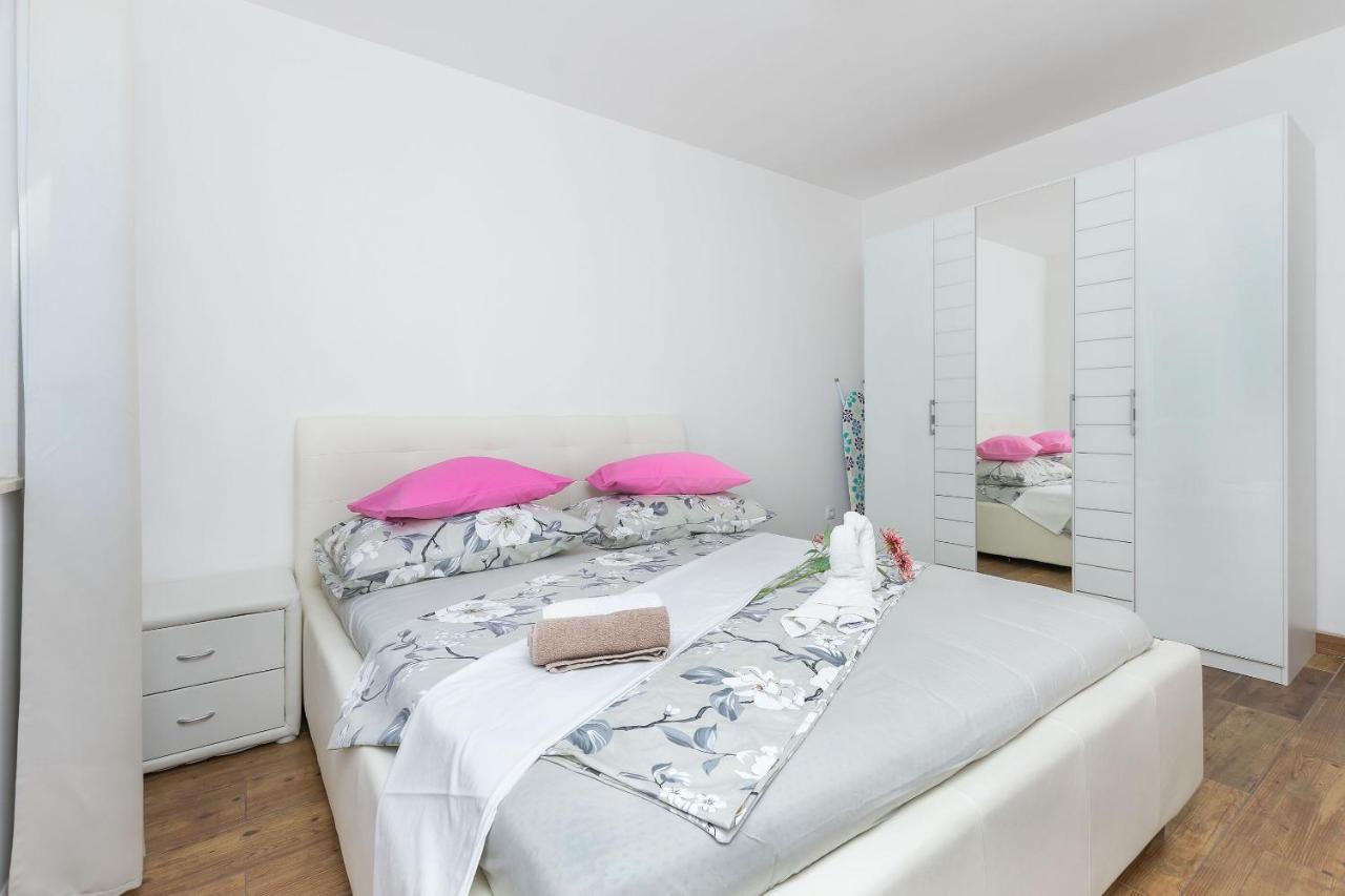 Apartments Lorenzo Lokva Rogoznica Extérieur photo