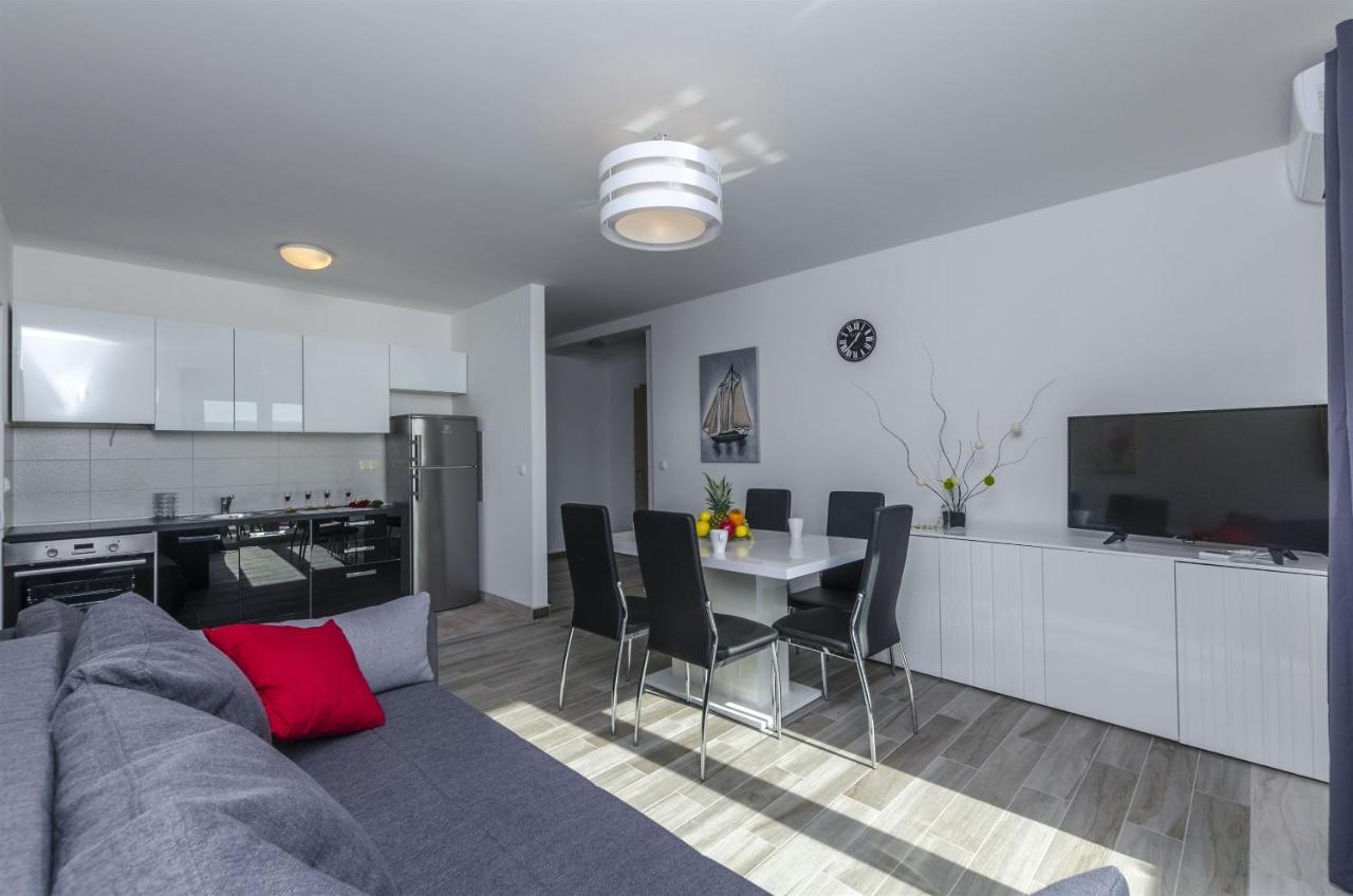 Apartments Lorenzo Lokva Rogoznica Extérieur photo
